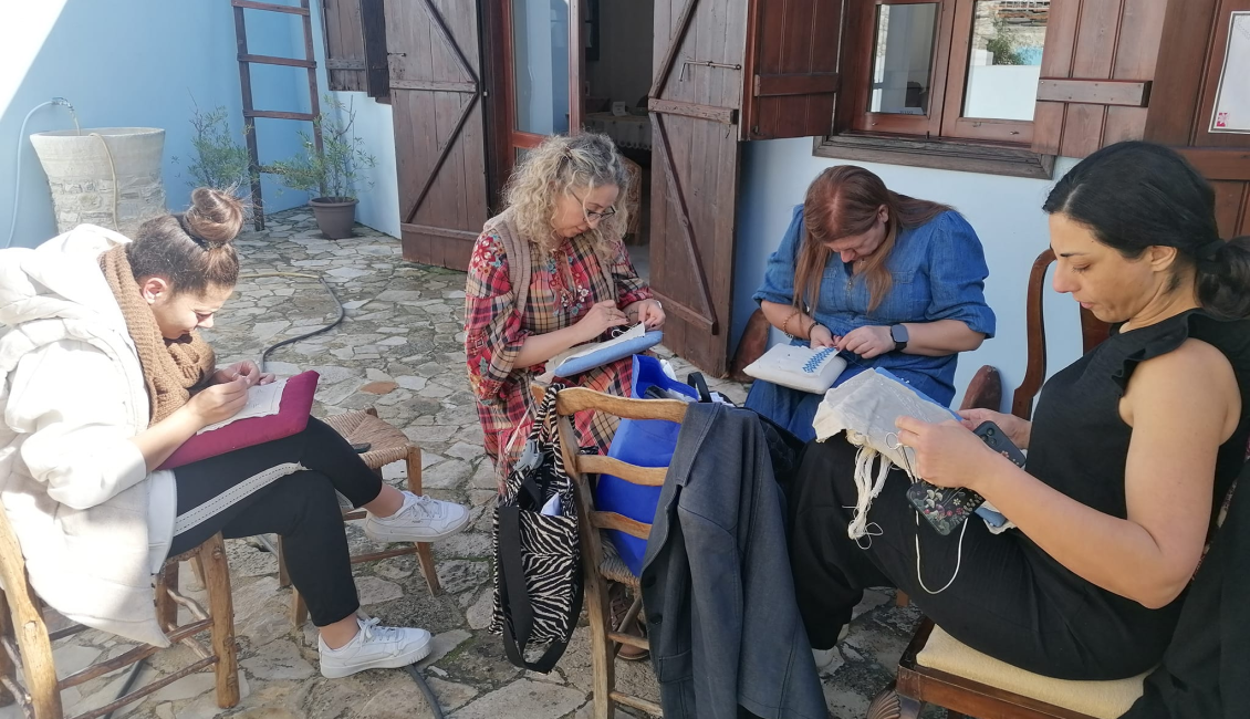 Μαθαίνουμε Λευκαρίτικο Κέντημα Lefkaritika 2 1130x650